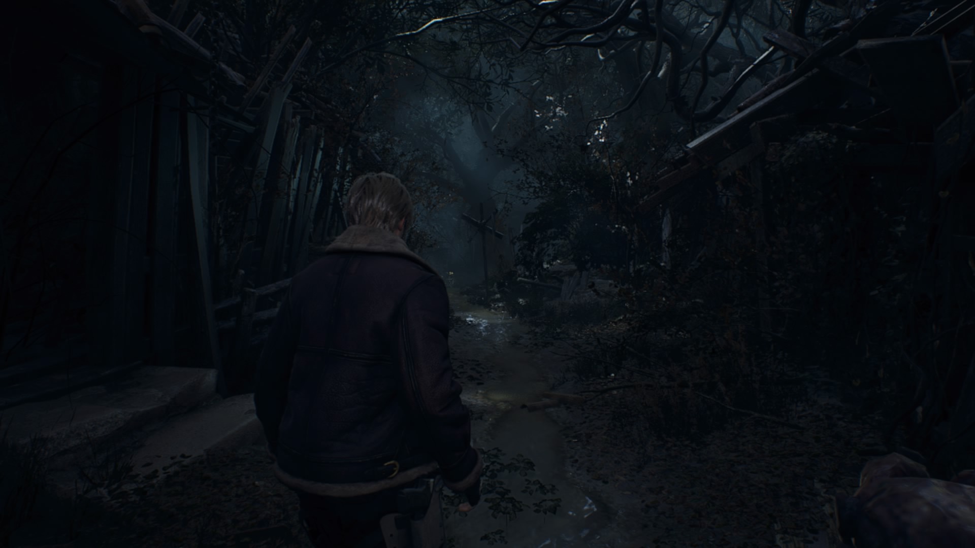 Resident Evil 4 remaken alku, jossa Leon lähtee seikkailuun.